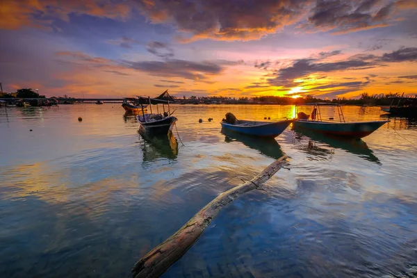 Estacionado Barco Pesca Durante Puesta Del Sol Kuala Besut Terengganu —  Fotos de Stock