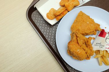 Muadzam Şah, 24 Ocak 2020: Kentucky Fried Chicken (KFC) restoranı, fast food. KFC, kızarmış piliçler üzerine uzmanlaşmış bir fast food restoran zinciri.