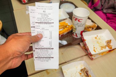 Muadzam Şah, 24 Ocak 2020: Kentucky Fried Chicken (KFC) restoranı, fast food. KFC, kızarmış tavuk üzerine uzmanlaşmış bir fast food restoran zinciri.