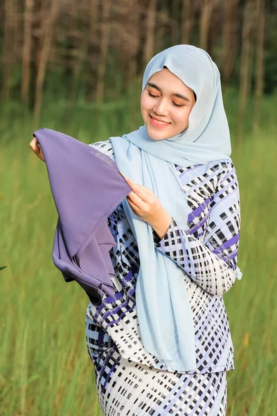 Portrait Happy Beautiful Young Model Fashionable Hijab Style Posing Green — Stock Photo, Image