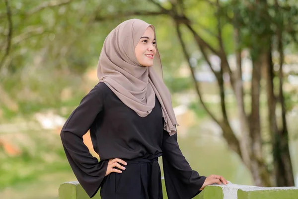 Portrait Muslim Beauty Woman Wearing Hijab — Stok Foto