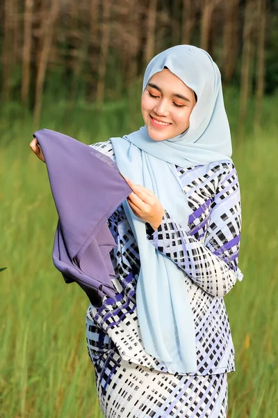 Portrait Happy Beautiful Young Model Fashionable Hijab Style Posing Green — Stock Photo, Image