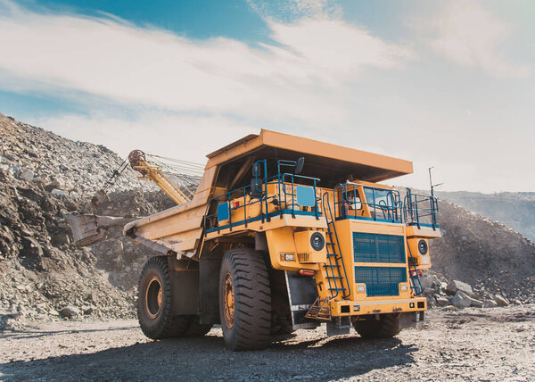 quarry mining in a quarry by specialized machines and equipment