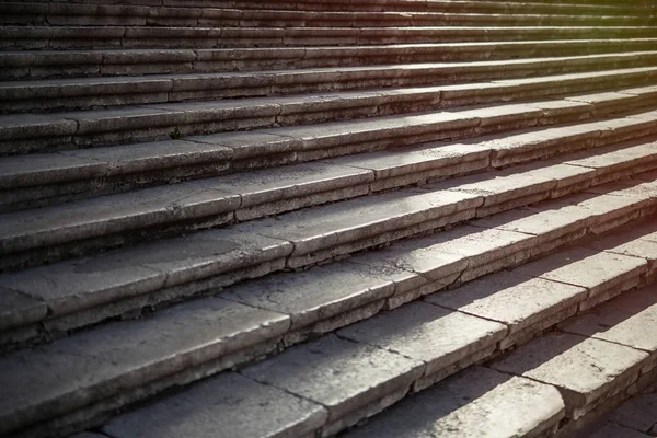 昔のジローナ大聖堂の階段を詳細します — ストック写真