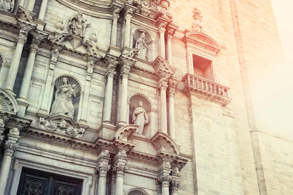 Detalhe Grande Fachada Catedral Girona Espanha Fotos De Bancos De Imagens