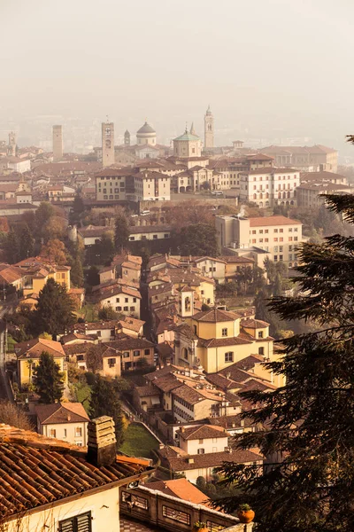 Bergamo Havadan Görünümü Sisli Bir Günde Talya — Stok fotoğraf