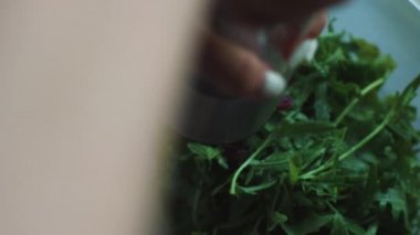 Pepper, vejetaryen ödeme biberine ek olarak, kadınların elleri yakındır..