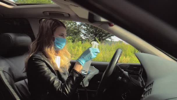 Mujer Joven Sentada Coche Durante Pausa Viaje Lento Movimiento Chica — Vídeo de stock