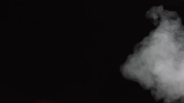 Nuvens de fumaça de gelo seco realistas sobreposição de névoa perfeito para compor em seus tiros. Simplesmente solte-o e mude seu modo de mistura para exibir ou adicionar. — Fotografia de Stock