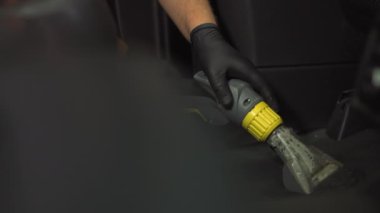 Araba elektrikli süpürge, elektrikli süpürge, dezenfeksiyon aracı ve araba paspaslarının ve iç kısımlarının derin temizliği.