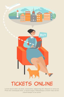 Bir sandalyede oturan genç bir kadın bir dizüstü bilgisayar kullanarak çevrimiçi biletleri satın alır.
