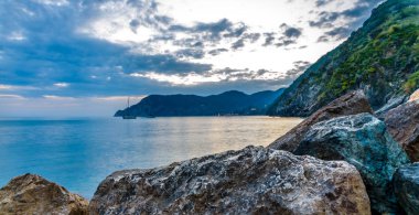 Günbatımı Vernazza, Cinque Terre, İtalya'da ışık