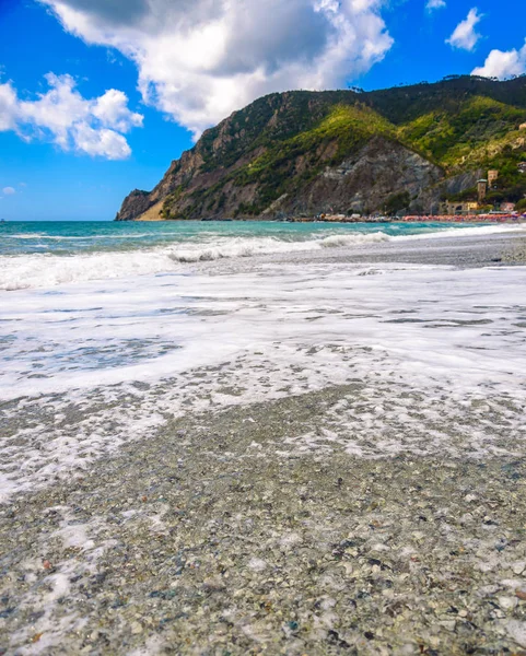 Hullámok Tenger Hegyek Cinque Terre Monterosso Mare — Stock Fotó