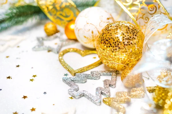 Decoração Abstrata Natal Cavernas Douradas Brancas Com Brinquedos Natal Decoração — Fotografia de Stock