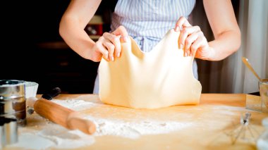 Fırında kadın eli ile para kazanıyordum.