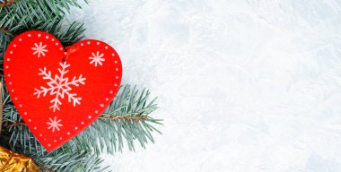 Beyaz arka plan üzerinde Noel kompozisyon. Düz yatıyordu, en iyi görünüm, kopya alanı