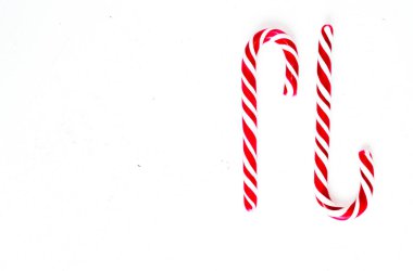 Metin için şekerler üstten görünüm, beyaz bir yüzeye yerleştirin