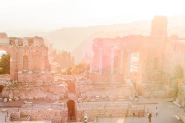 Taormina Sicilya, İtalya, ve içinde belgili tanımlık geçmiş Etna yanardağı Yunan reatre