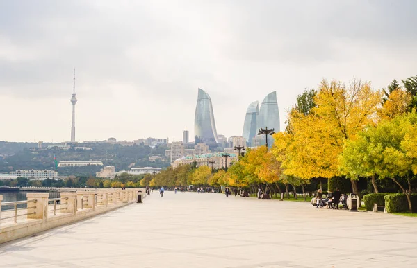 Bakü, Azerbaycan, 23 2018. Ulusal Deniz Parkı, Bakü Bulvarı çıkabilir — Stok fotoğraf