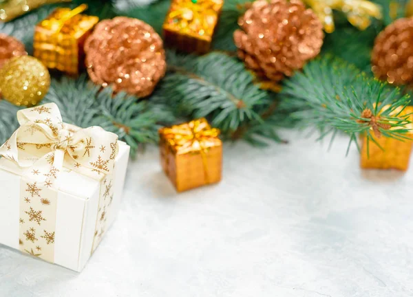 Рождественский подарок, коробка с луком, сюрприз, Новый год, Рождество — стоковое фото