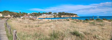 Tam donanımlı modern İspanyol şehir plajı S'Agaro , Girona, İspanya