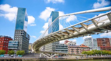 Pedro Arrupe köprüsü Bilbao, Bask Ülkesi, İspanya.