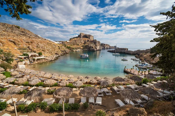 Bahía San Pablo Con Barcos Lindos Acrópolis Fondo Rodas Grecia — Foto de Stock