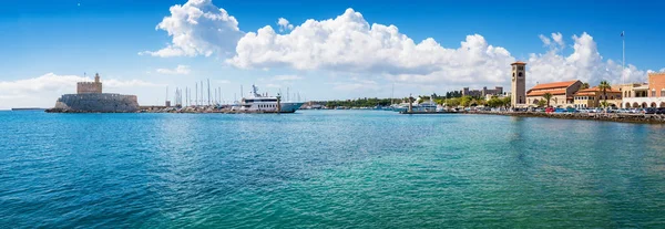 Entrance Mandraki Harbor City Rhodes Panorama Rhodes Greece — Stock Photo, Image