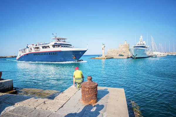 Fisherman Entrance Mandraki Harbor City Rhodes Rhodes Greece — Stock Photo, Image