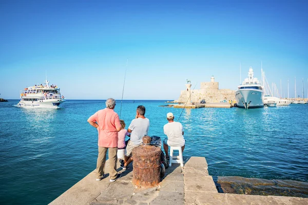Fishermen Entrance Mandraki Harbor City Rhodes Rhodes Greece — Stock Photo, Image