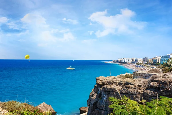 Parasailing Aegean Sea City Rhodes Rhodes Greece — Stockfoto