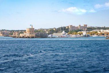 St. Nicoaus kale, Mandraki Limanı ve Grand Master Sarayı Rodos şehir (Rhodes, Yunanistan)