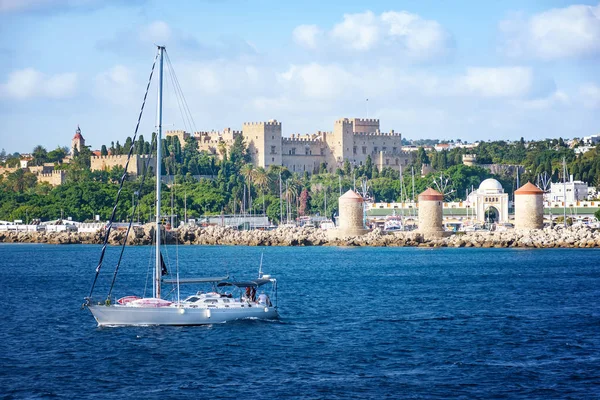 Sail Boats Front Grand Master Palace City Rhodes Rhodes Greece — Stock Photo, Image