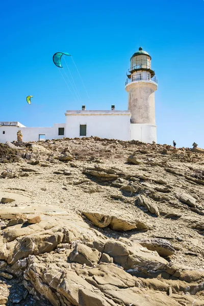 Beyaz deniz feneri Prasonisi Milli Parkı southest noktada Adası (Rhodes, Yunanistan)