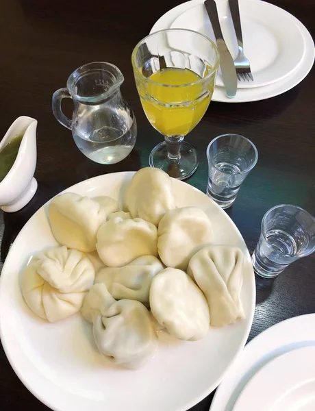 Comida Khinkali Georgiana Uma Chapa Café — Fotografia de Stock