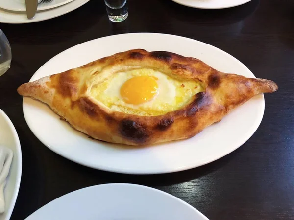 Comida Khachapuri Georgiana Uma Chapa Café — Fotografia de Stock