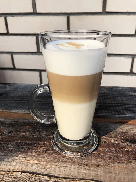 Finom Latte Kávé Asztal Nézetben — Stock Fotó