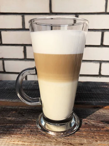 Köstlichen Latte Kaffee Auf Holztisch Blick — Stockfoto