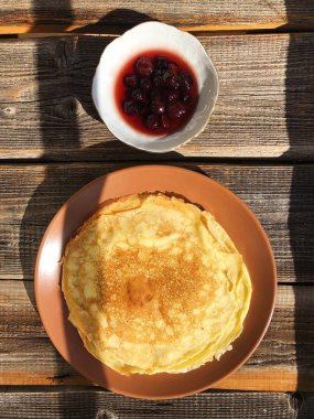 Masada lezzetli krep ve reçel 