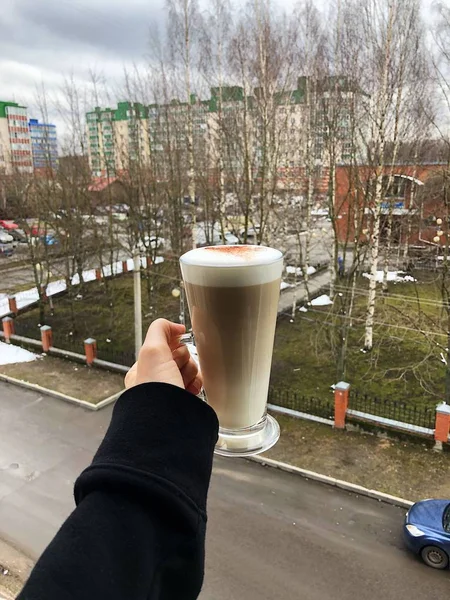 Delicioso Café Con Leche Canela Mano —  Fotos de Stock