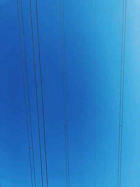 Céu Azul Bonito Fios Elétricos Vista — Fotografia de Stock