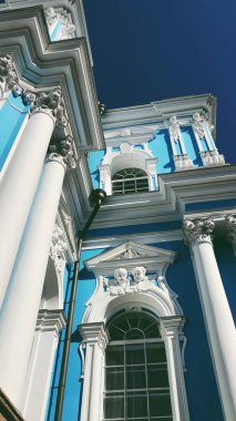 Rusya'da güzel mavi beyaz tapınak 