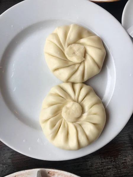 Heerlijke Dumplings Een Bord Het Café — Stockfoto