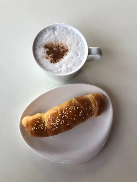 Rouleau Saucisses Cappuccino Sur Table — Photo