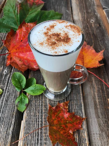 Heerlijke Koffie Latte Met Kaneel Herfst — Stockfoto