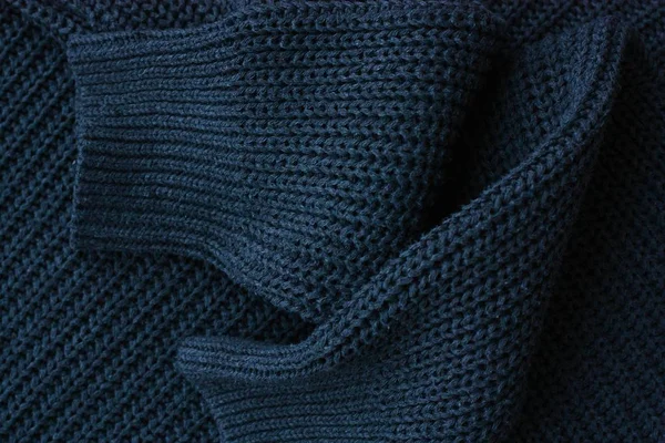 漂亮的针织灰色毛衣近景 — 图库照片