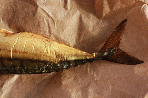 Köstliche Goldene Fische Aus Nächster Nähe Auf Dem Tisch — Stockfoto