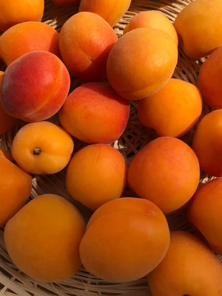 Delicious Fresh Apricots Table Macro — Stock Photo, Image