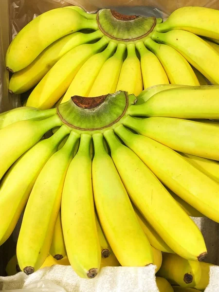 Свежие Спелые Бананы Рынке Макросов — стоковое фото