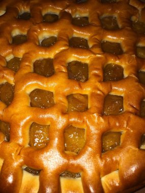 Lezzetli taze kayısı reçelli turta. Yakın plan.